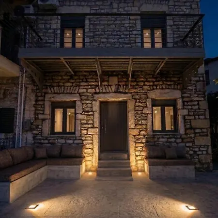 Apartment Geamare *